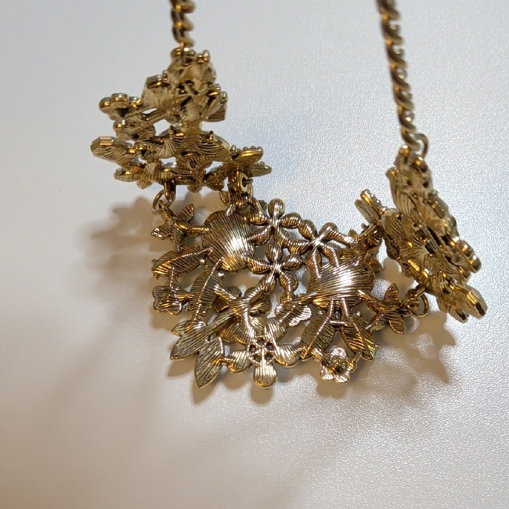 Stunning Gold and Silver Floral Necklace - Picture 9 of 9